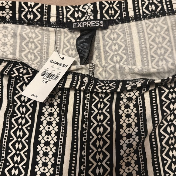 Chic Geometric Patterned Pants - Picture 4 of 5